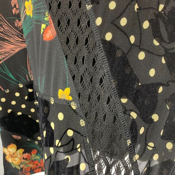 Calessa Plus Sz 2X Art to Wear Black Floral Mixed Material Pieced Knit Tunic Top - Picture 3 of 6